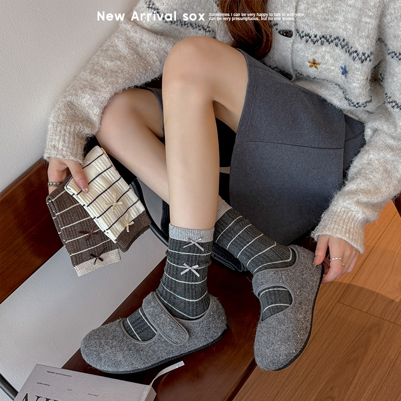 جوارب نسائية مخططة بعقدة فراشة - مراجعة Boot Sock Slouchy وسعره
