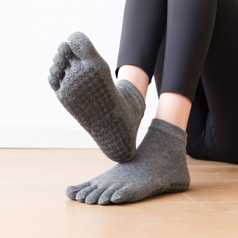 جوارب سيليكون مانعة للانزلاق خ - مراجعة Grip Sock Yoga وسعره