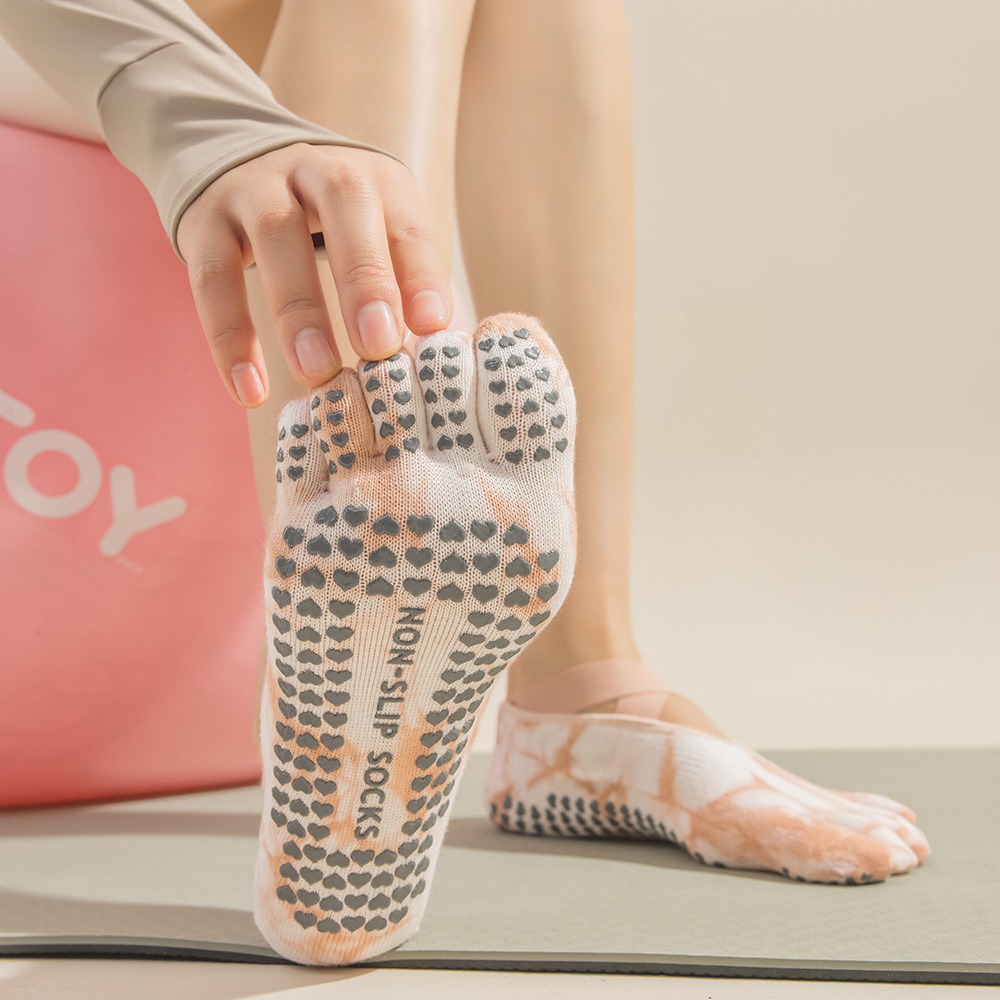 جوارب يوجا نسائية بخمسة أصابع  - مراجعة Grip Sock Yoga وسعره